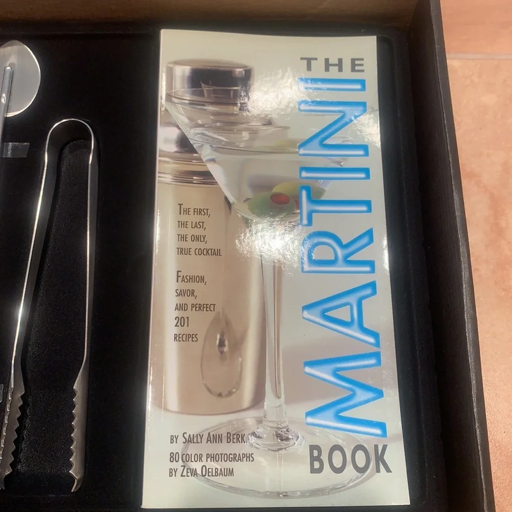 NWT Leed's Silver Cocktail Martini Shaker Bar Accessories Tool Set